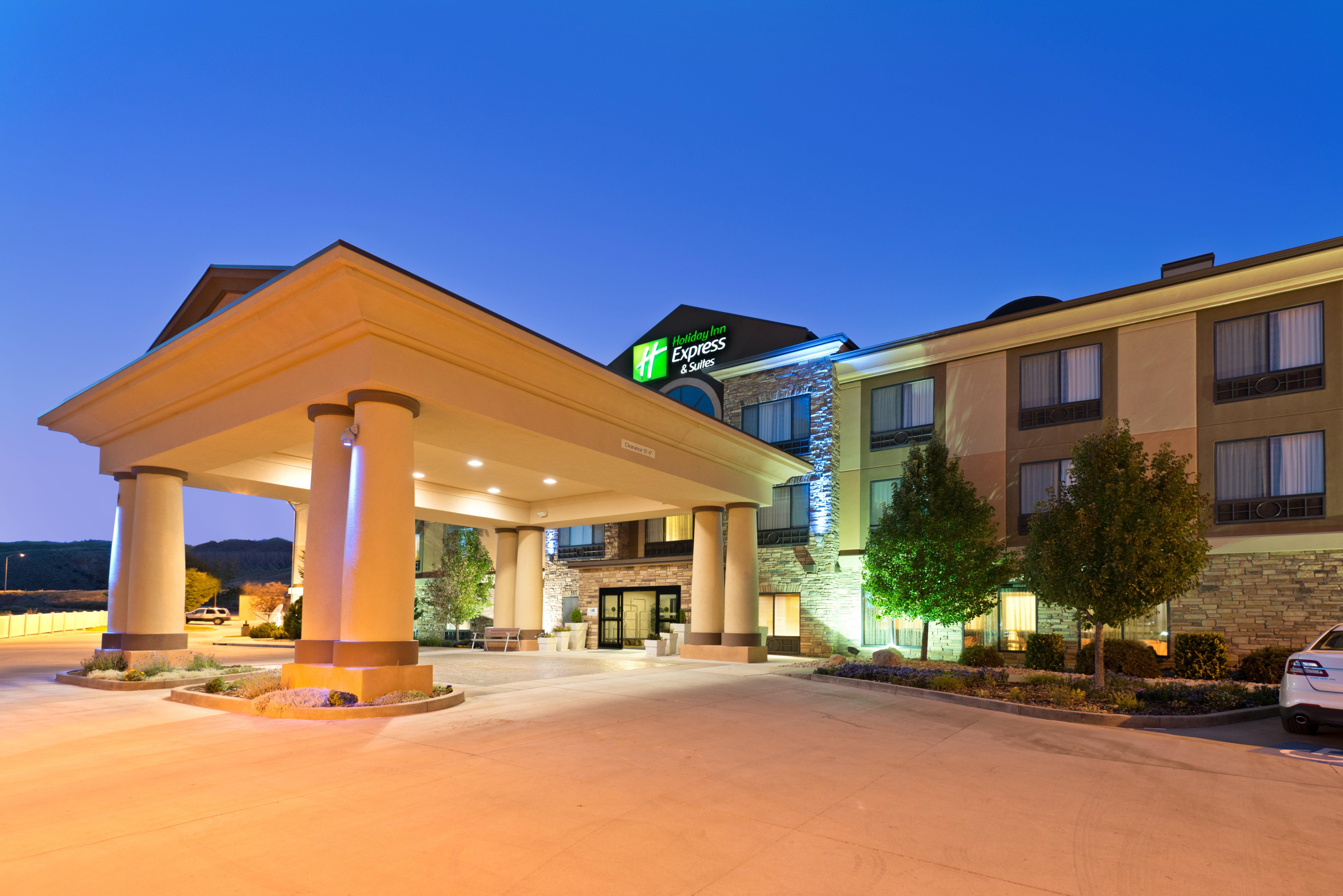 Holiday Inn Express Richfield By Ihg Exterior foto